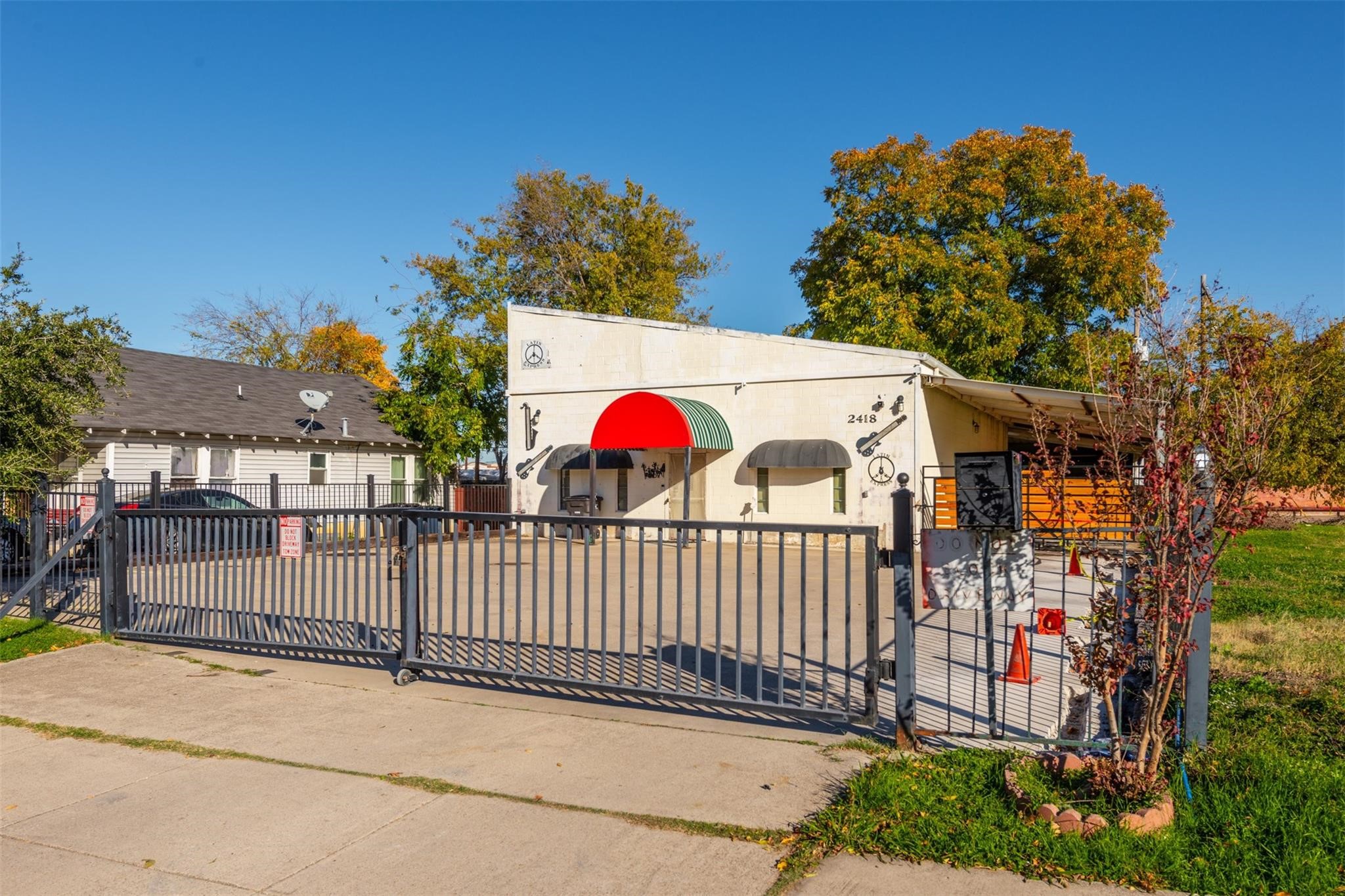 2418 Clinton Avenue Fort Worth TX 76164