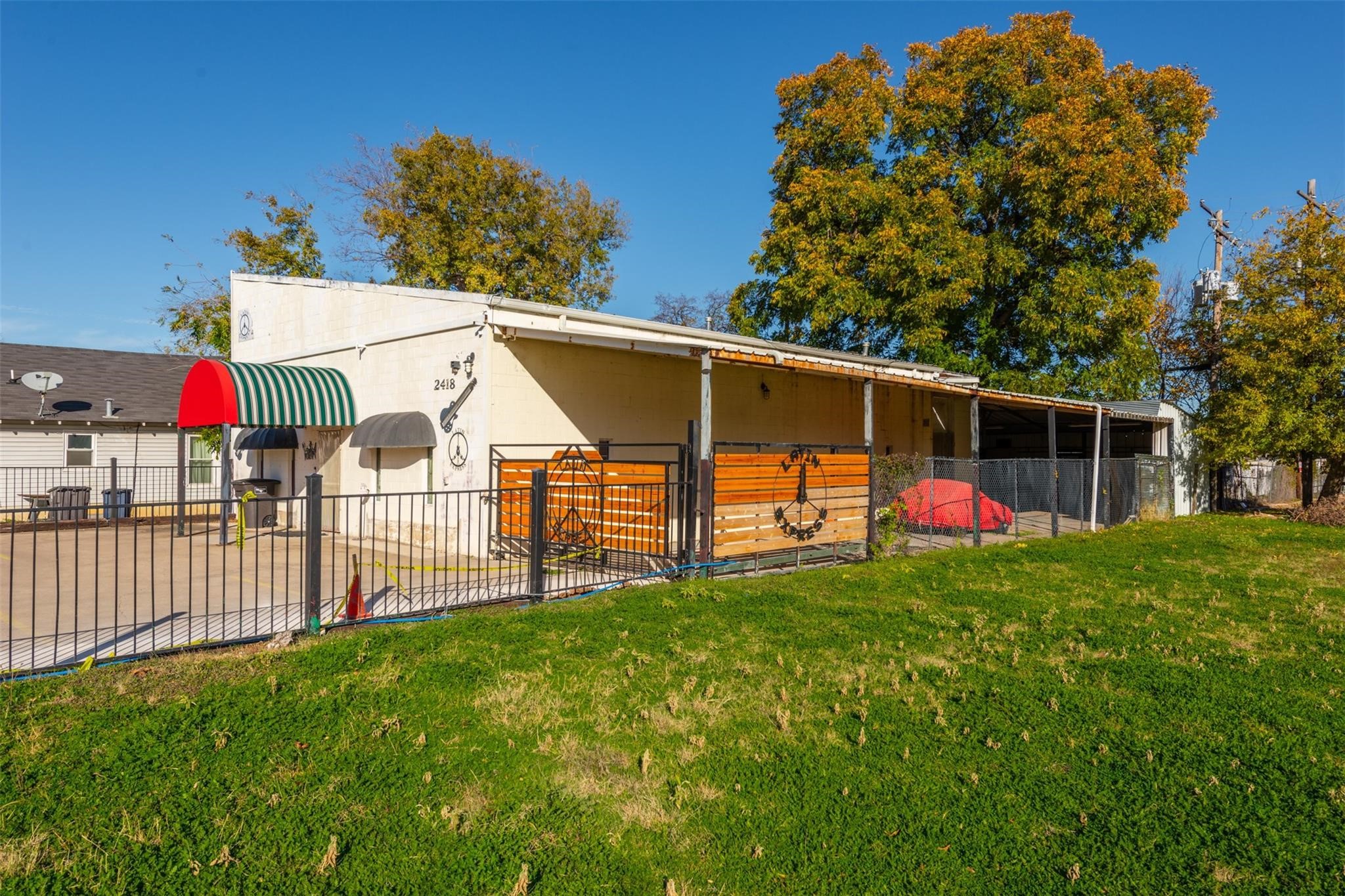 2418 Clinton Avenue Fort Worth TX 76164