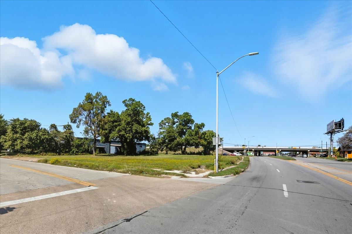 201 N Riverside Drive Fort Worth TX 76111