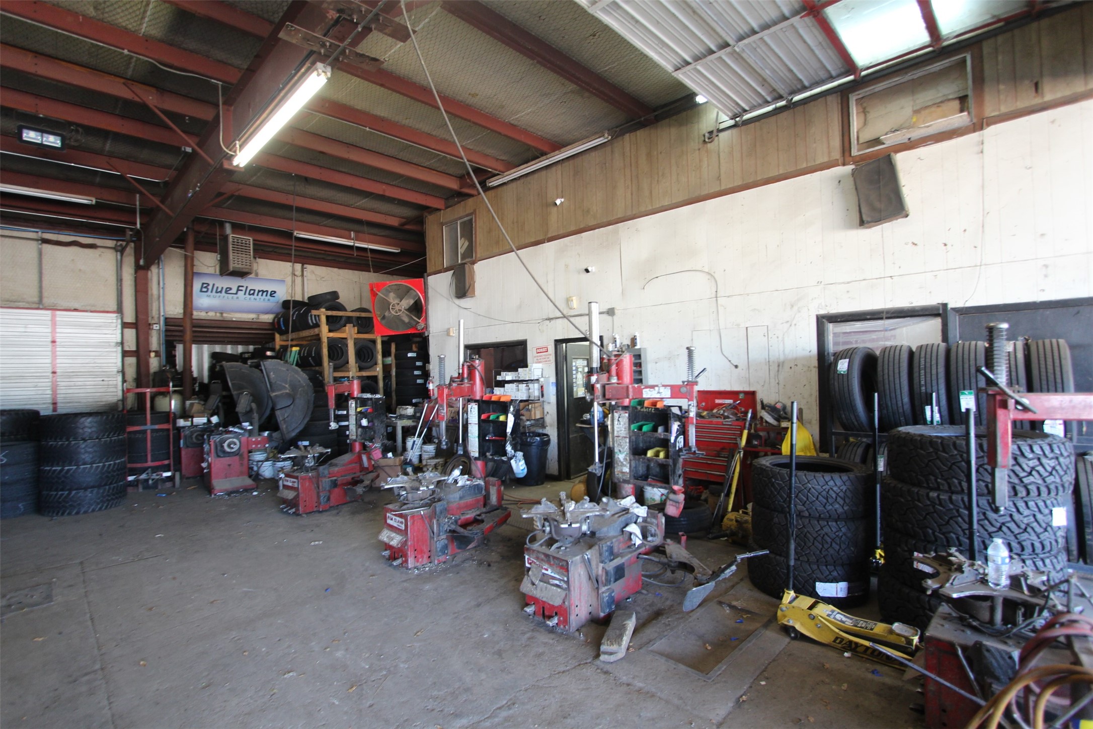 2038 N Main Street Paris TX 75460