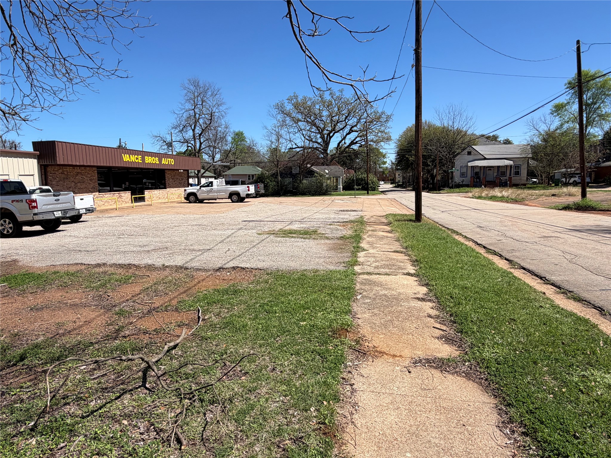 601 W Lacy Street Palestine TX 75801