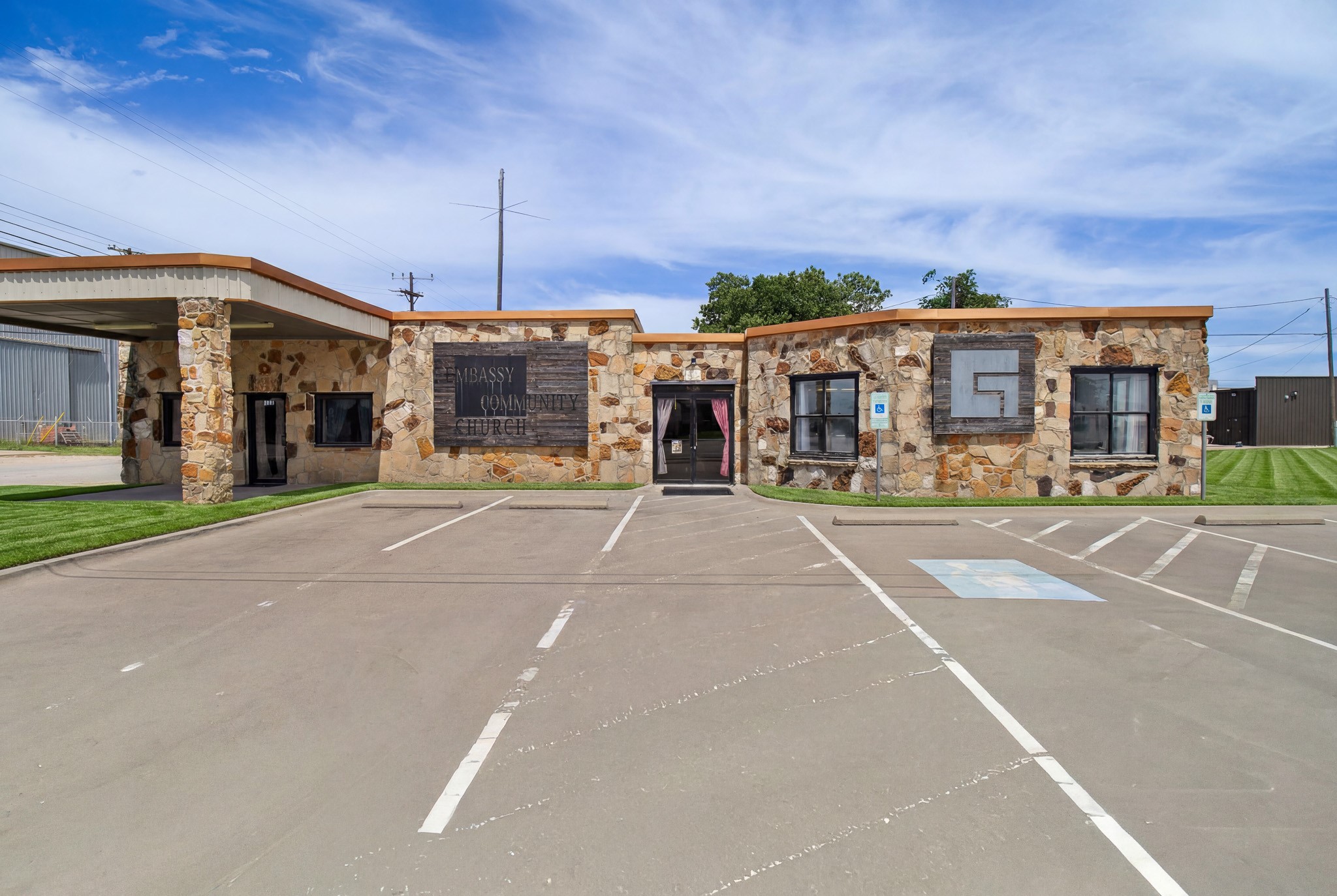 190 N Main Street Rhome TX 76078