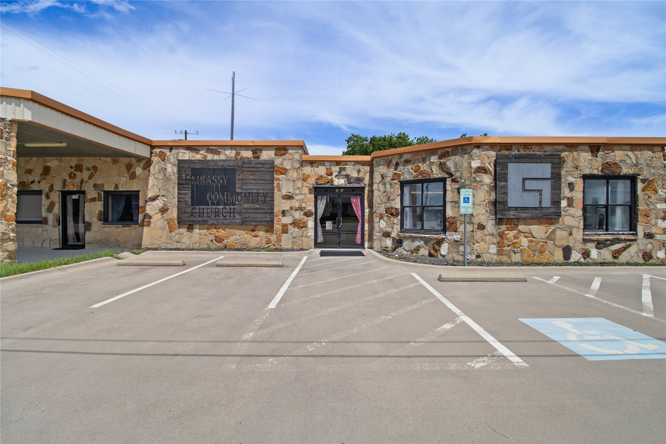 190 N Main Street Rhome TX 76078