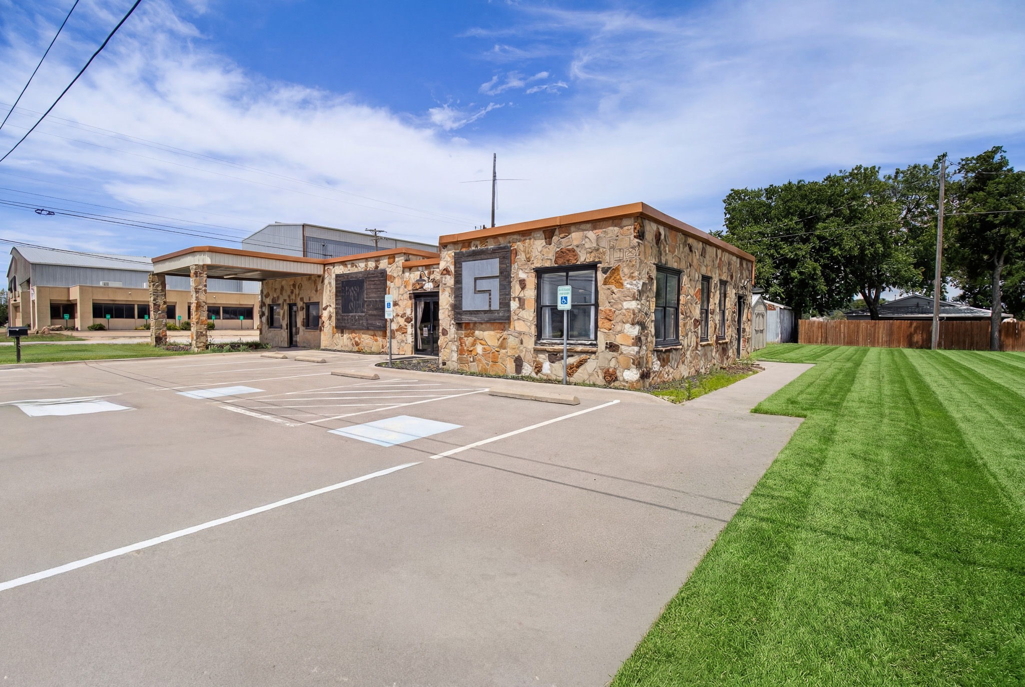 190 N Main Street Rhome TX 76078