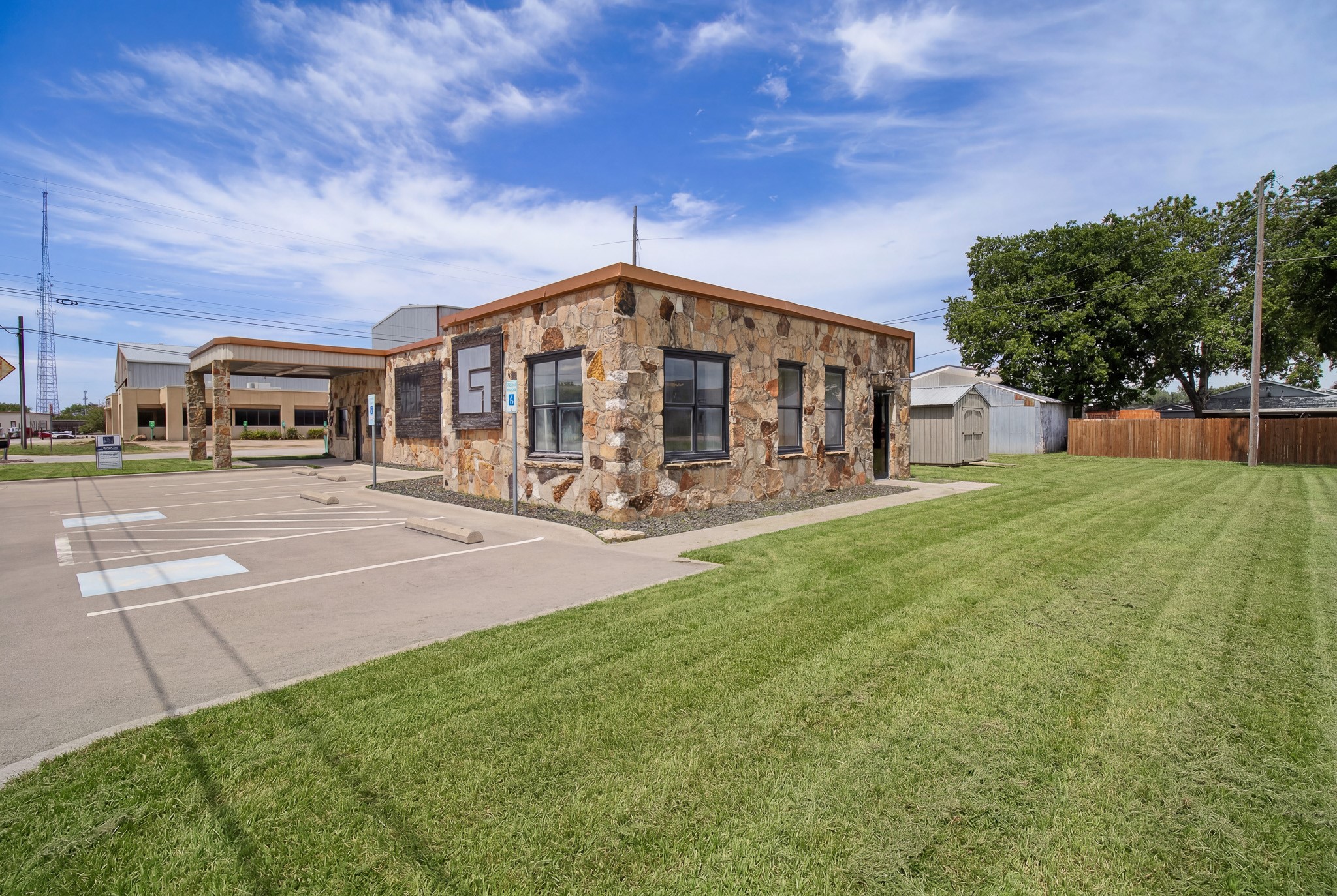 190 N Main Street Rhome TX 76078