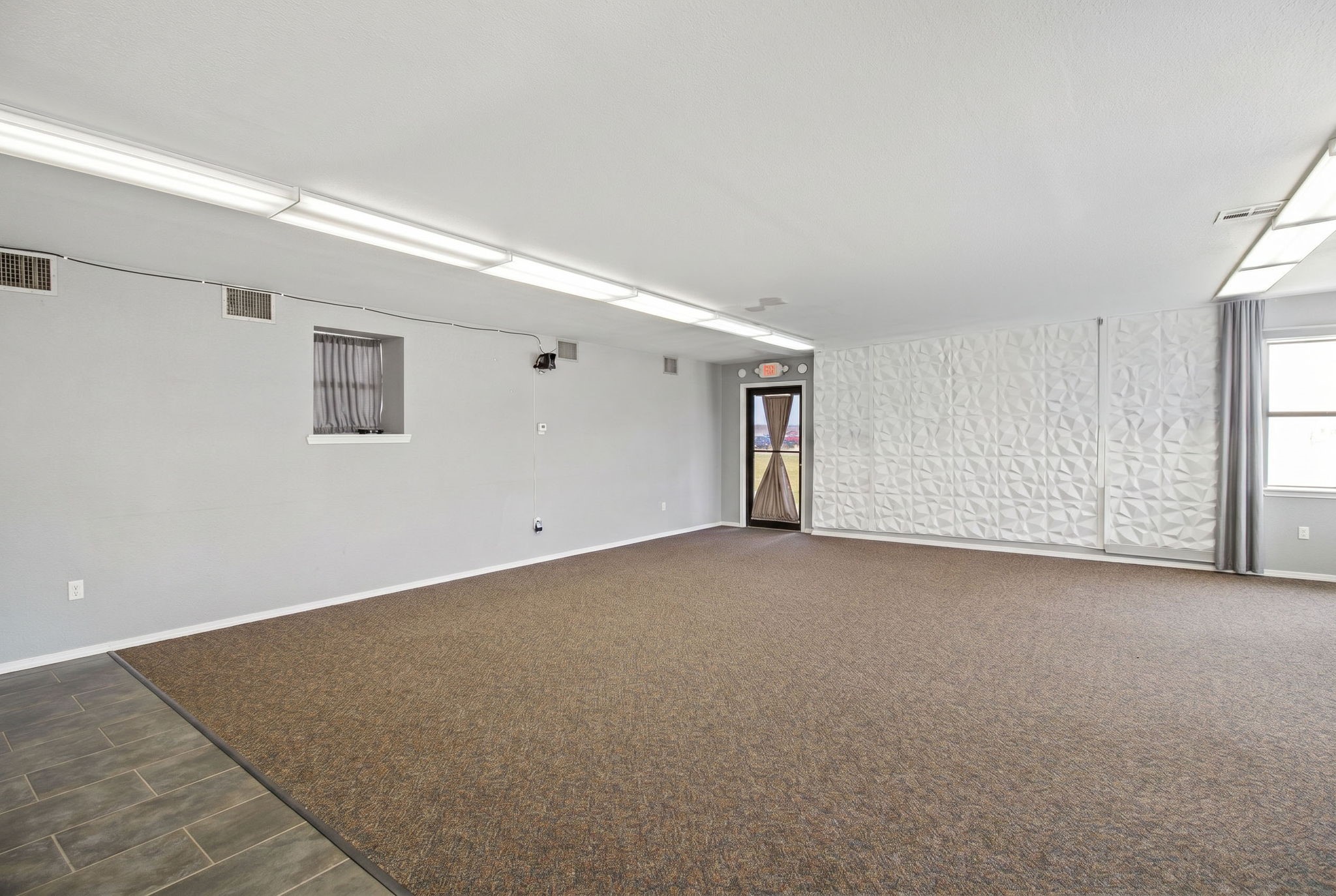 190 N Main Street Rhome TX 76078