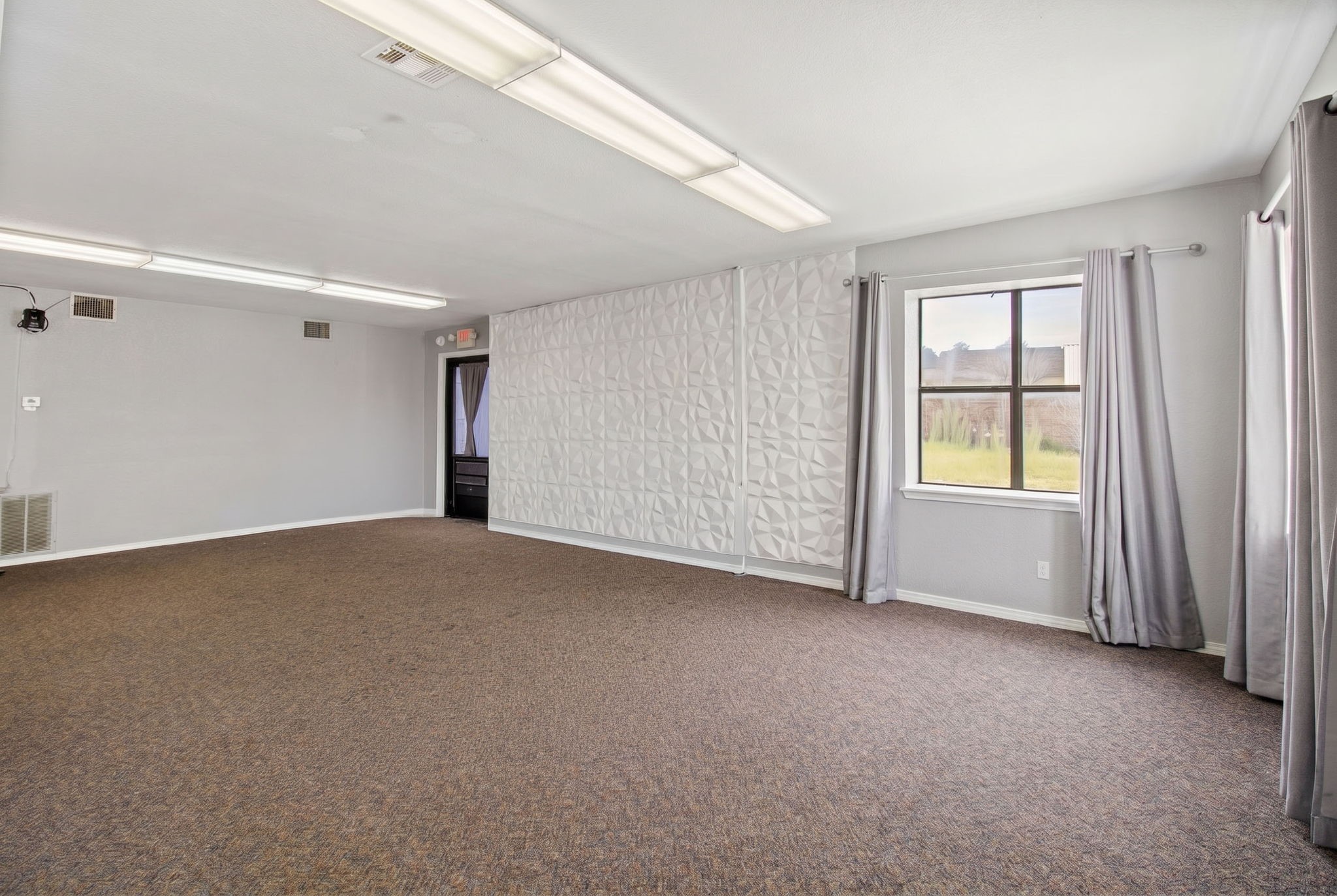 190 N Main Street Rhome TX 76078