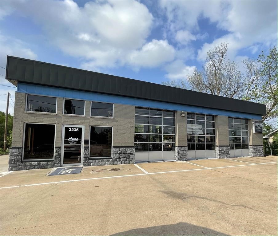 3235 Lamar Avenue Paris TX 75460
