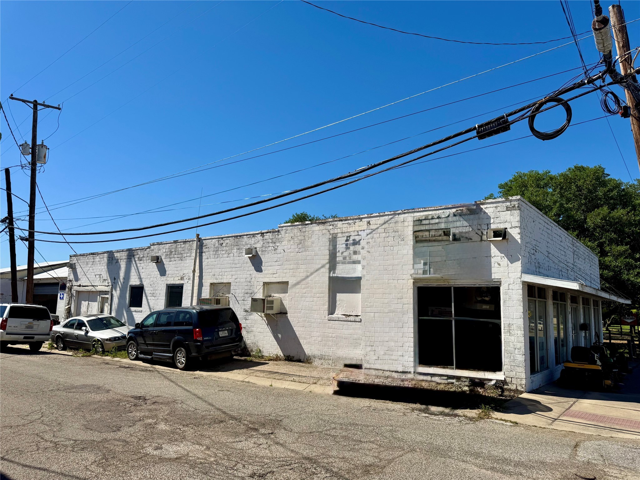 1105,1107 Park Street Street Commerce TX 75428