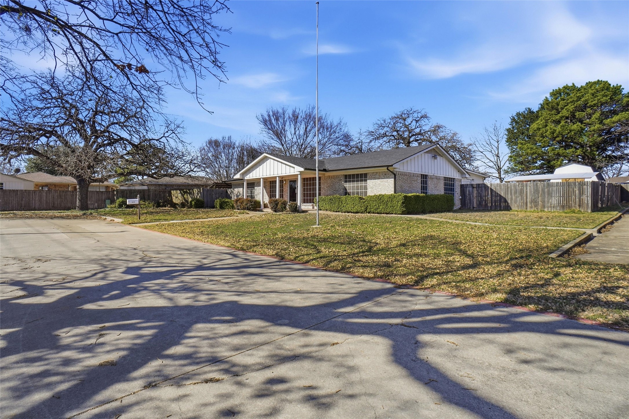 2105 W Shady Grove Road Irving TX 75060