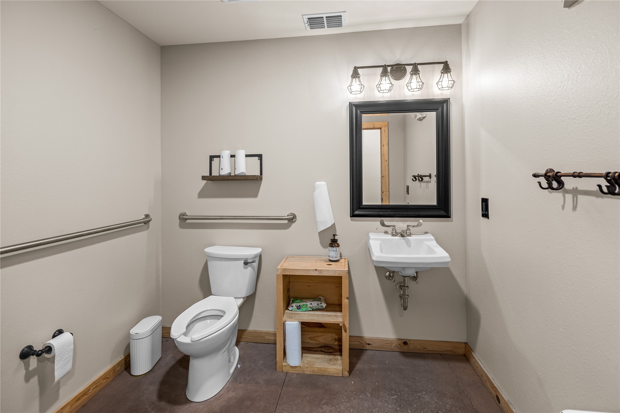151 S 5th Street Honey Grove TX 75446