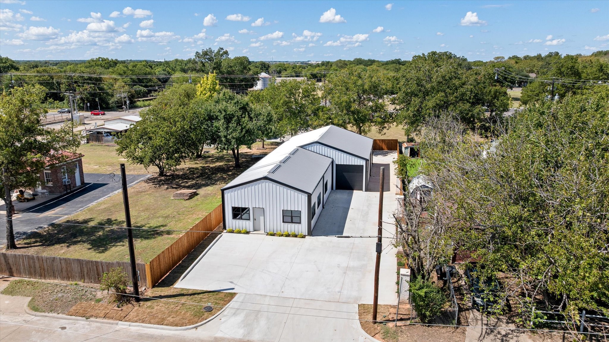 619 N Crockett Street Granbury TX 76048