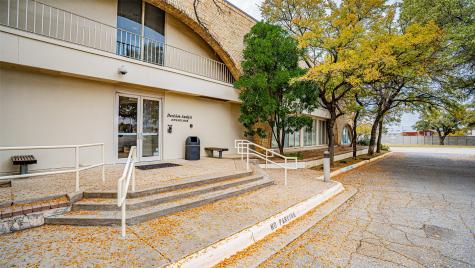 2660 E Lamar Boulevard Arlington TX 76011