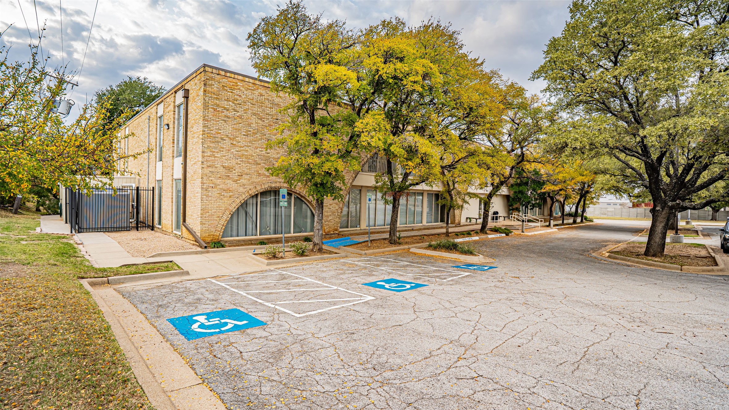 2660 E Lamar Boulevard Arlington TX 76011