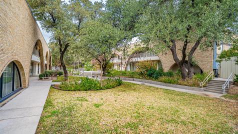 2660 E Lamar Boulevard Arlington TX 76011