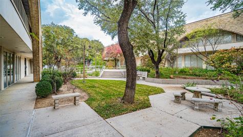 2660 E Lamar Boulevard Arlington TX 76011