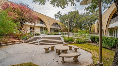 2660 E Lamar Boulevard Arlington TX 76011