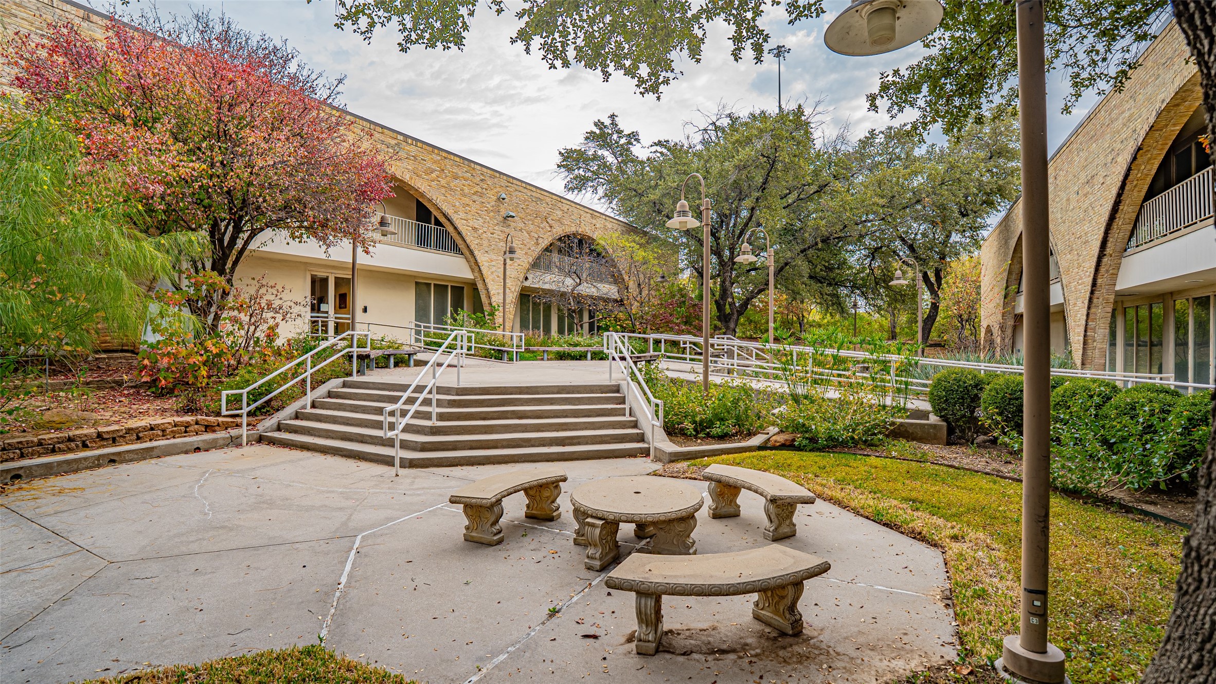 2660 E Lamar Boulevard Arlington TX 76011