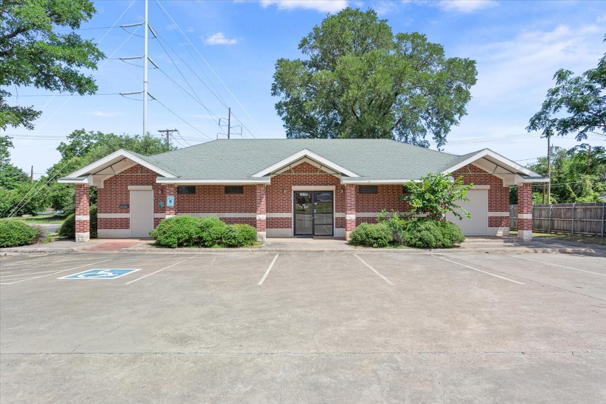 2419 Herring Avenue Waco TX 76708