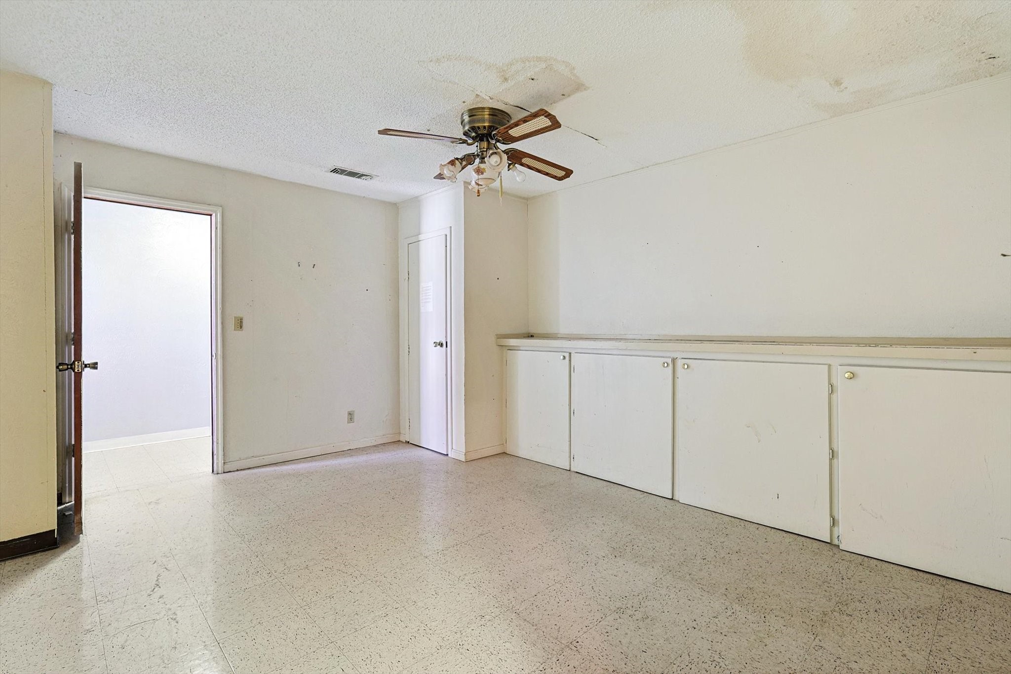 325 S Cowan Avenue Lewisville TX 75057