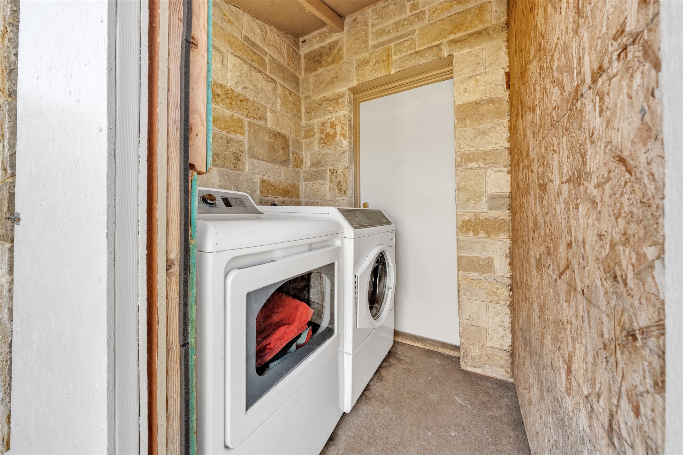 5920- C Walnut Creek Drive Granbury TX 76049