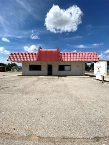 700 W 11th Street Quanah TX 79252