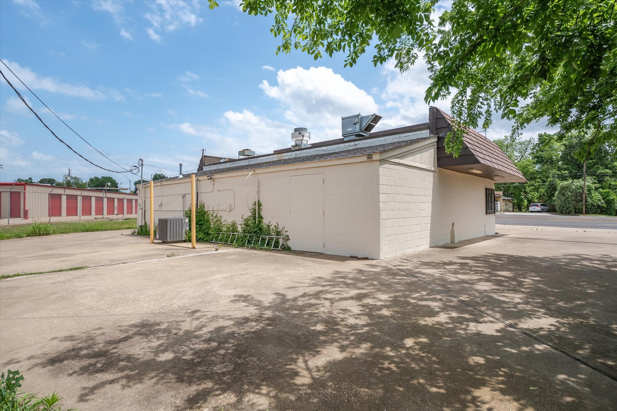 1907 W Oak Street Palestine TX 75801