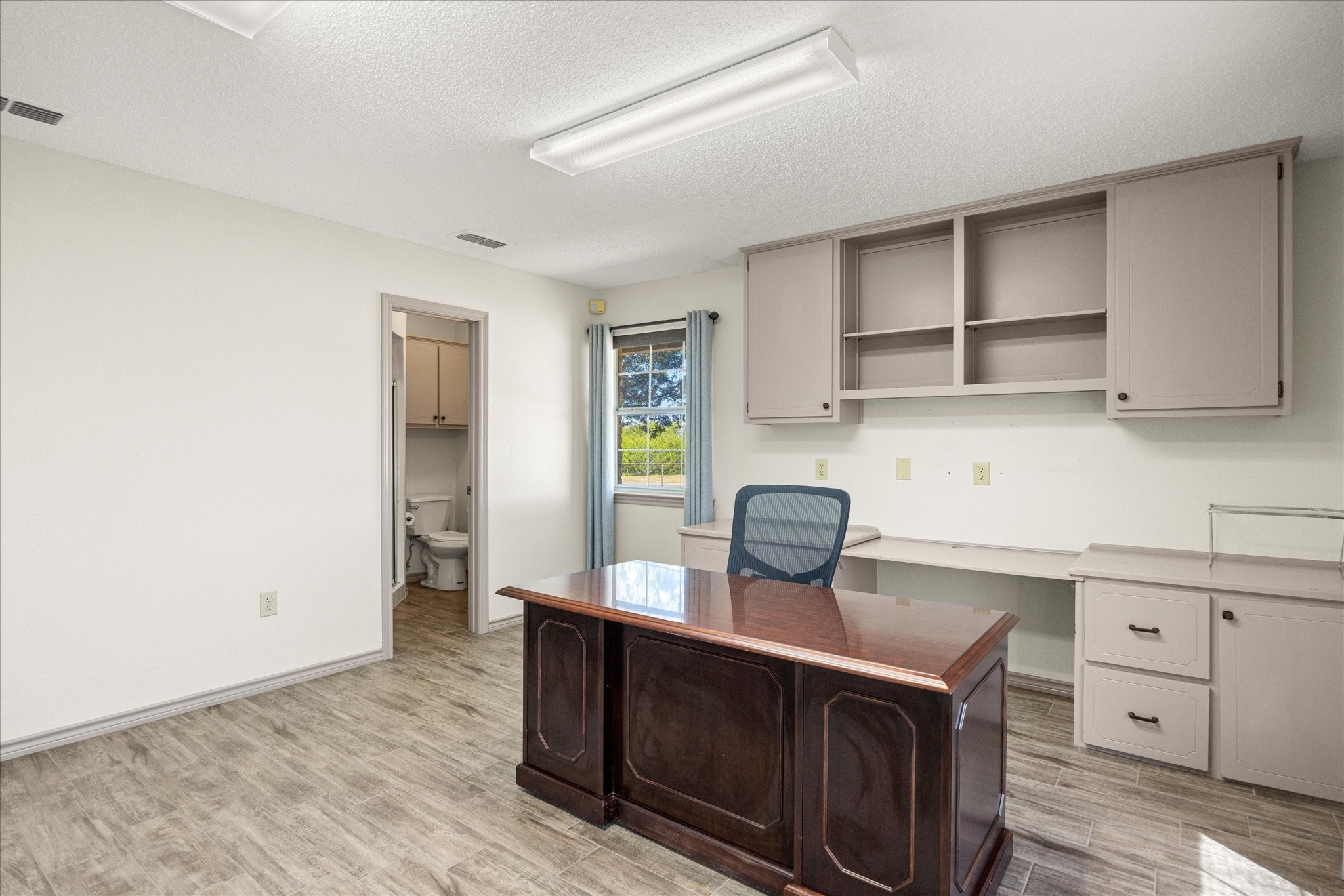 2111 W Us Highway 377 Granbury TX 76048