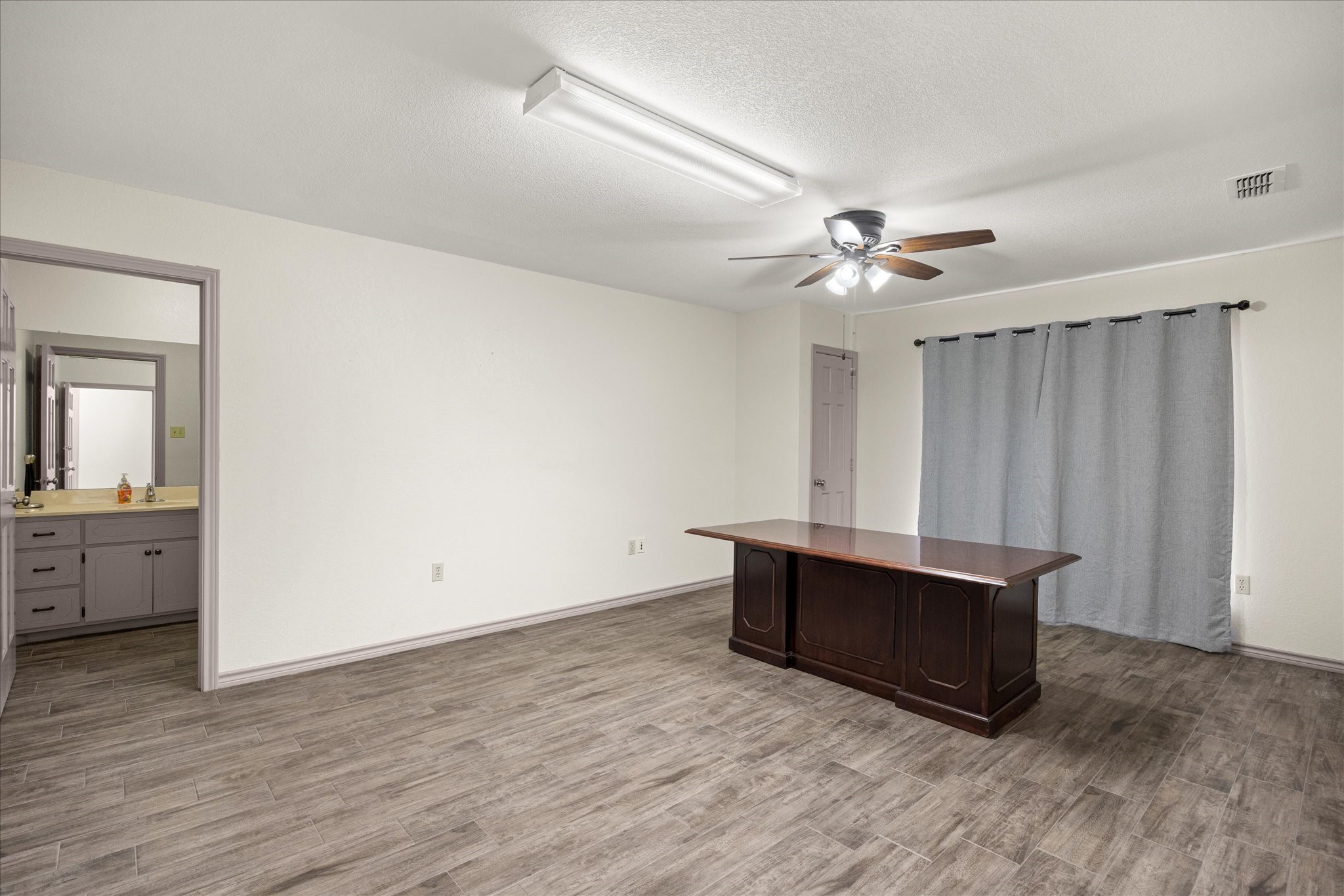 2111 W Us Highway 377 Granbury TX 76048