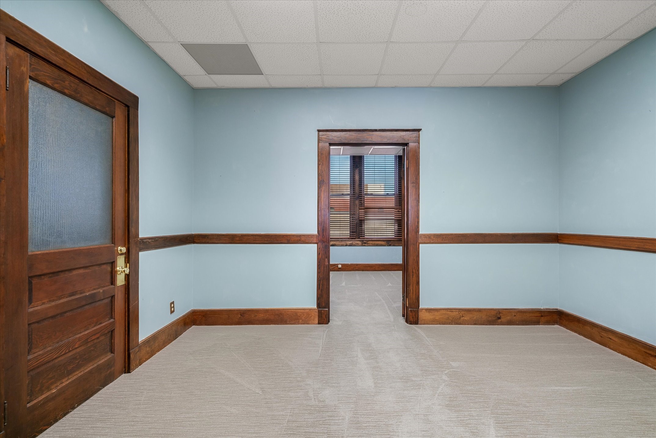 102 E Moore Avenue Terrell TX 75160