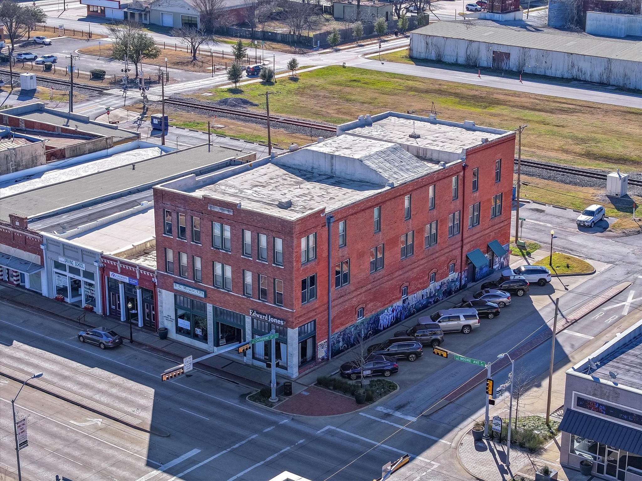 102 E Moore Avenue Terrell TX 75160