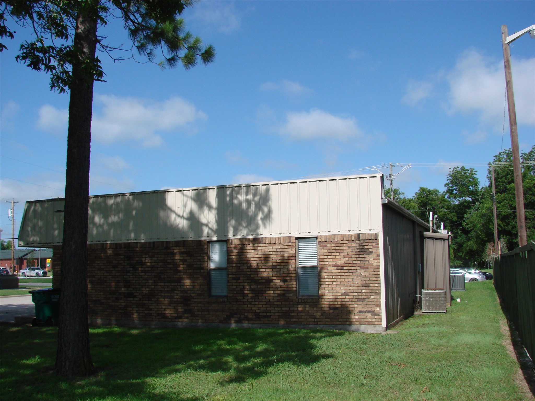1700 Weaver Gainesville TX 76240