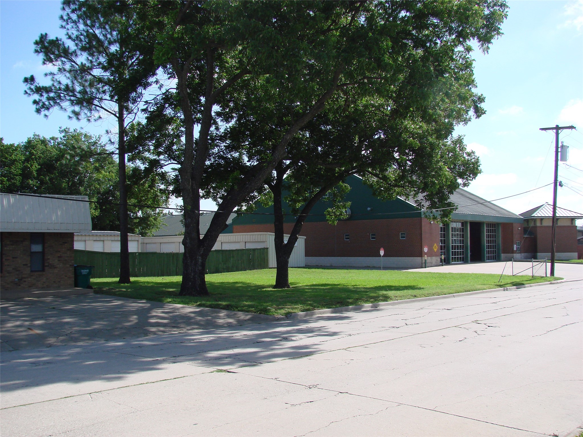 1700 Weaver Gainesville TX 76240