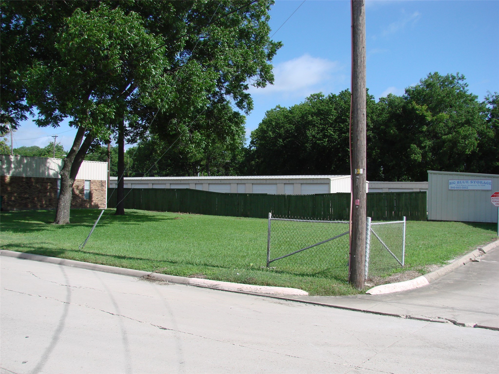 1700 Weaver Gainesville TX 76240