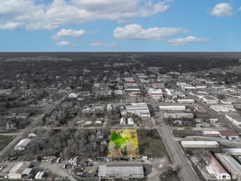 117 W 2nd Street Bonham TX 75418