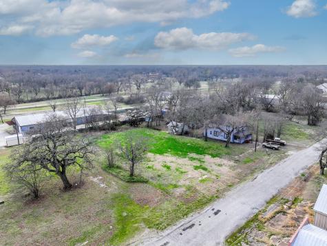117 W 2nd Street Bonham TX 75418