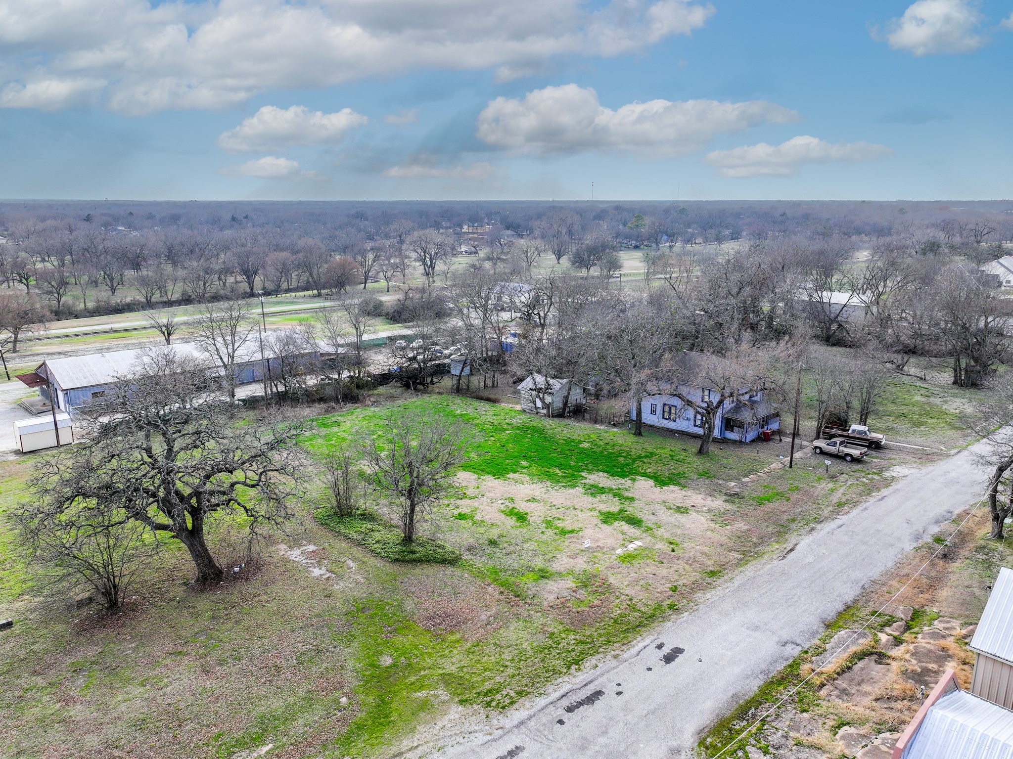 117 W 2nd Street Bonham TX 75418