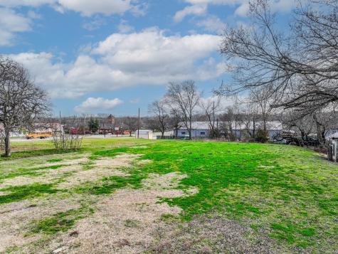 117 W 2nd Street Bonham TX 75418