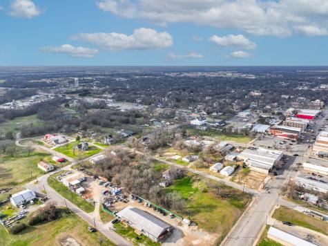 117 W 2nd Street Bonham TX 75418