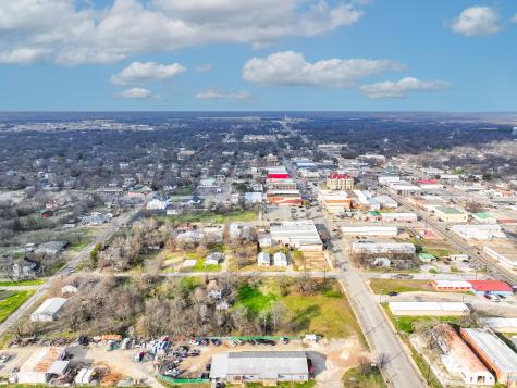 117 W 2nd Street Bonham TX 75418