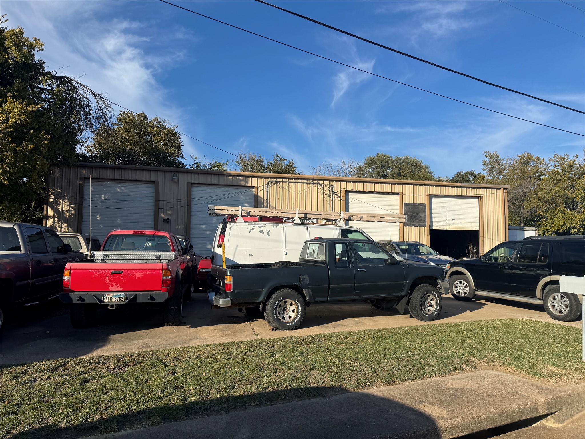 305 N Grants Lane White Settlement TX 76108