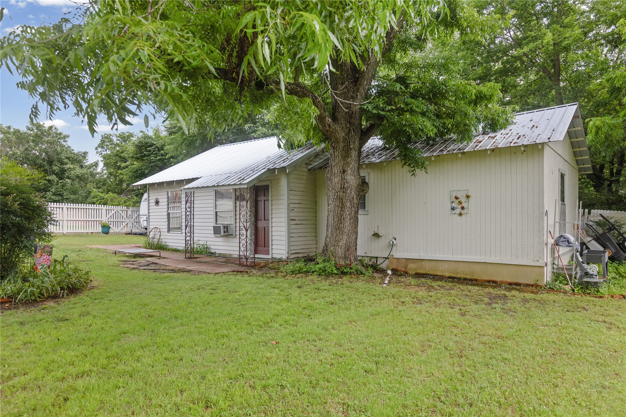 303 W Market Street Honey Grove TX 75446