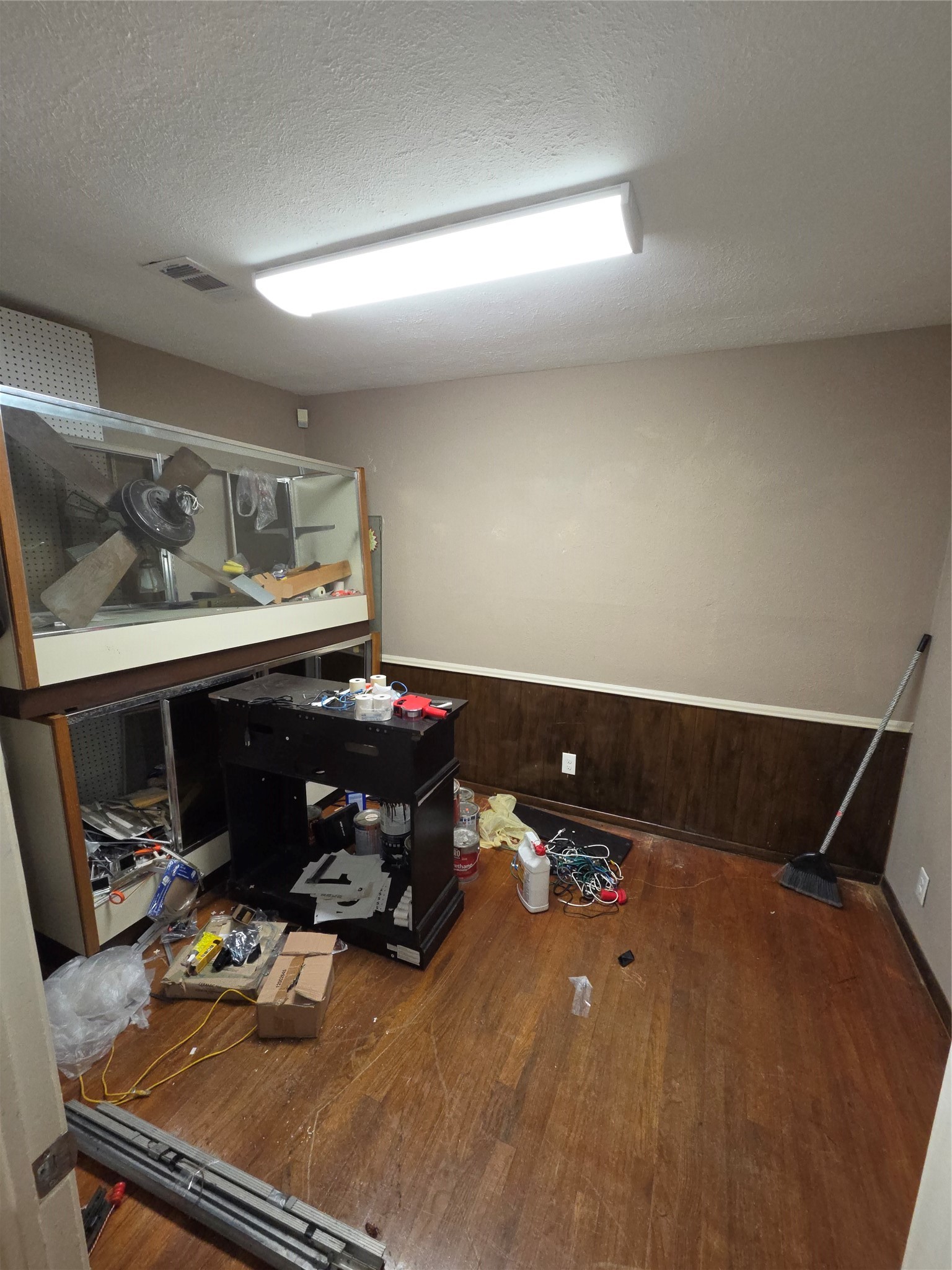 8805 Lake June Road Dallas TX 75217
