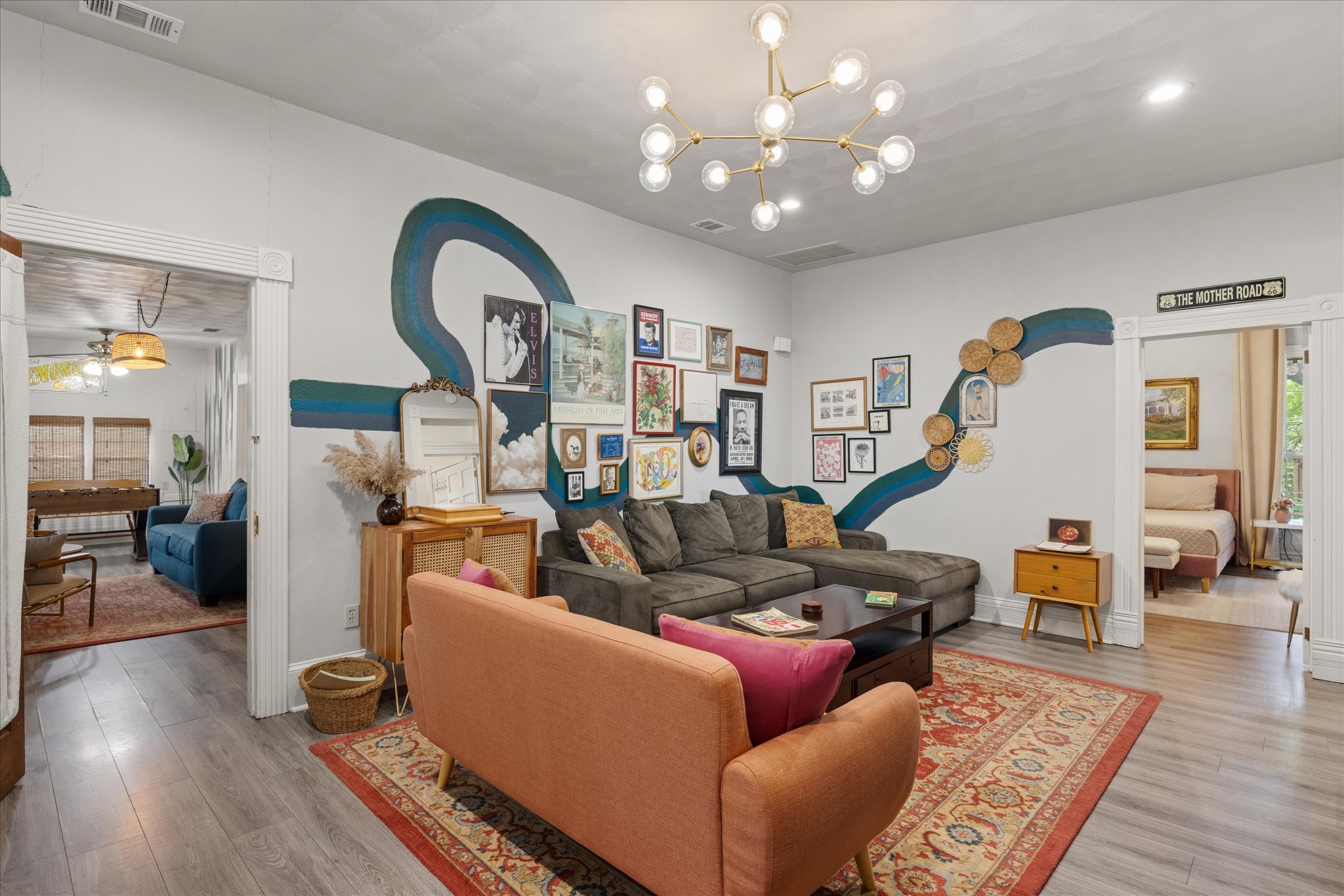 1002 W Pearl Street Granbury TX 76048