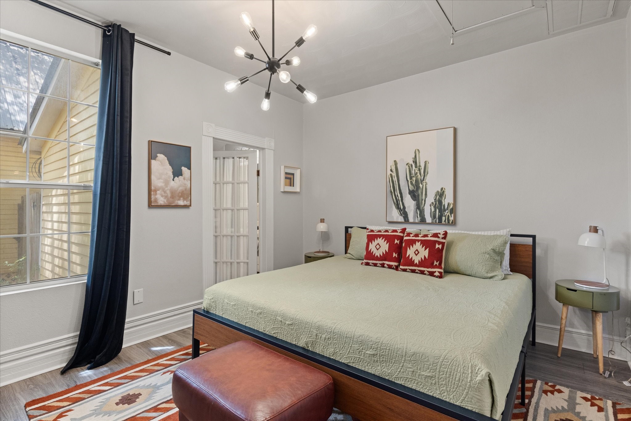 1002 W Pearl Street Granbury TX 76048