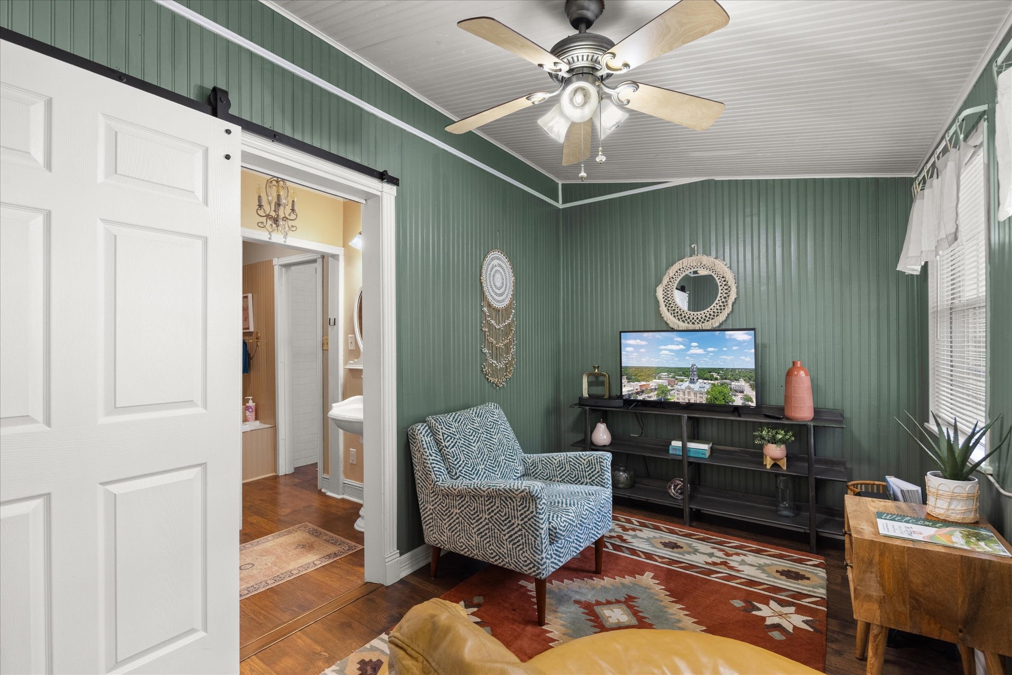 1002 W Pearl Street Granbury TX 76048