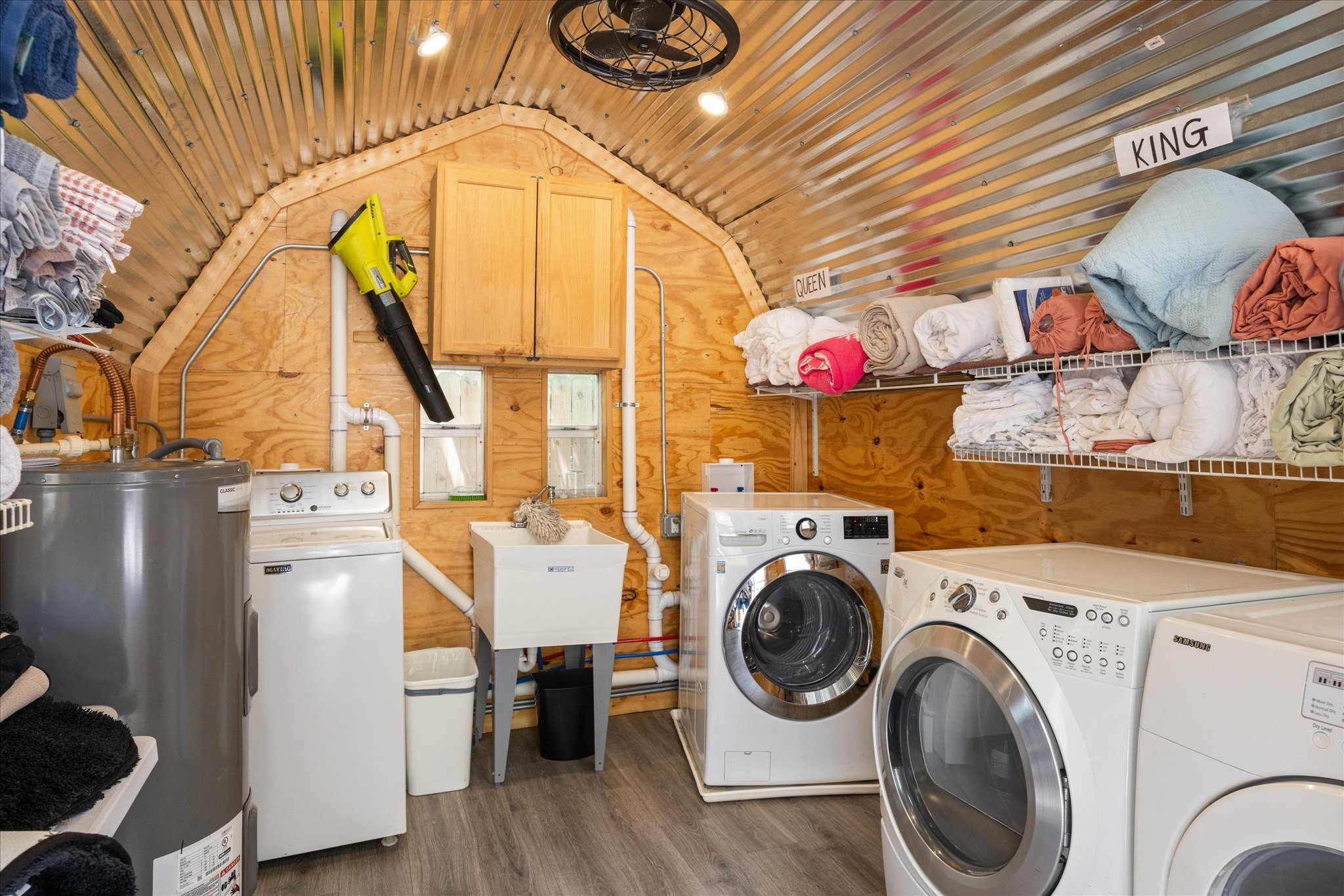 1002 W Pearl Street Granbury TX 76048