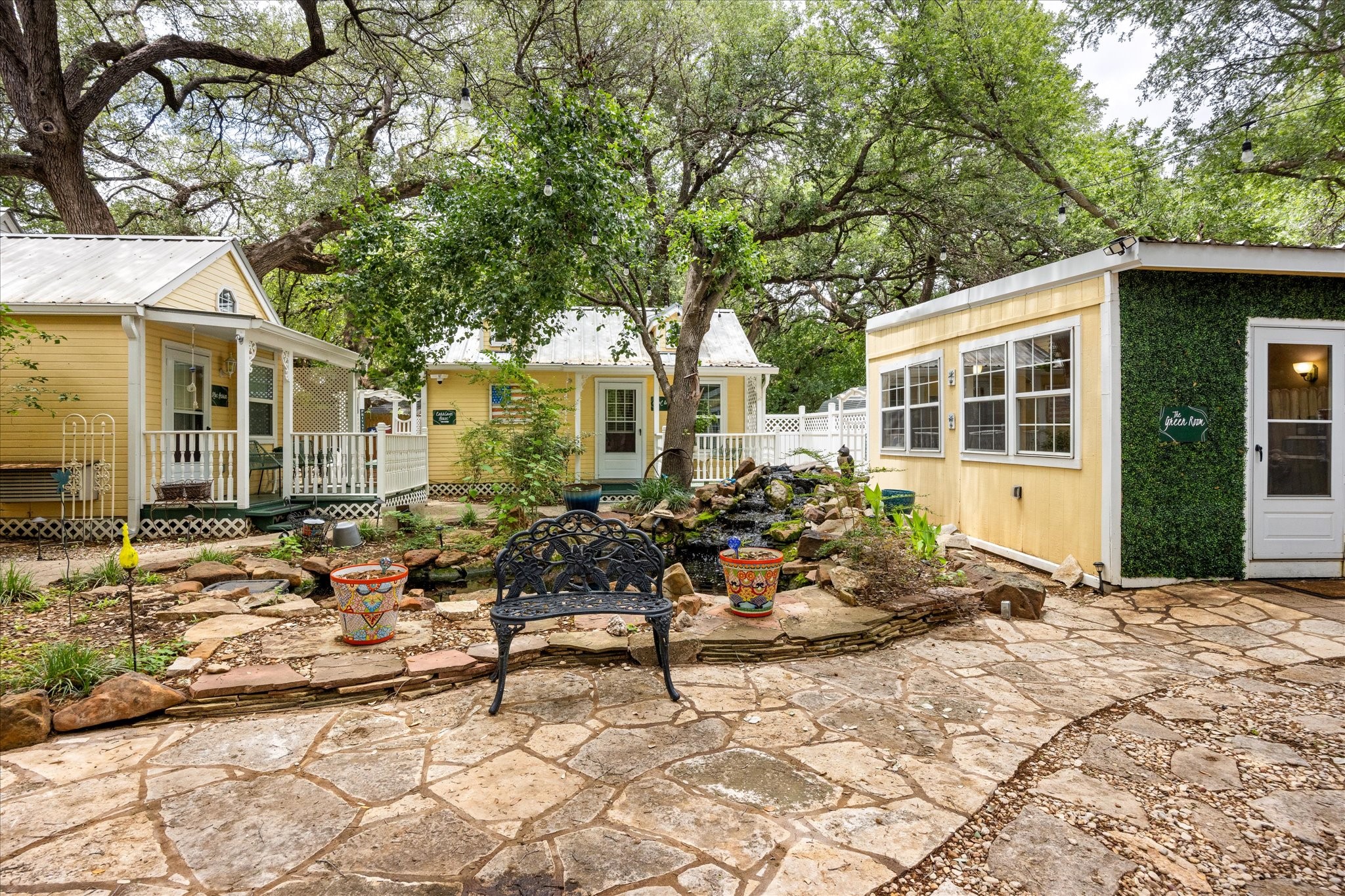 1002 W Pearl Street Granbury TX 76048