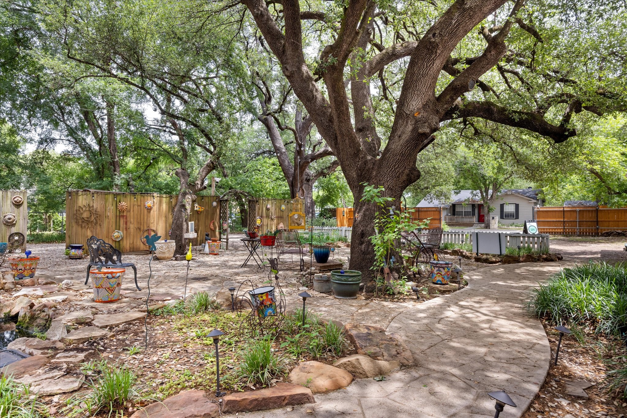 1002 W Pearl Street Granbury TX 76048