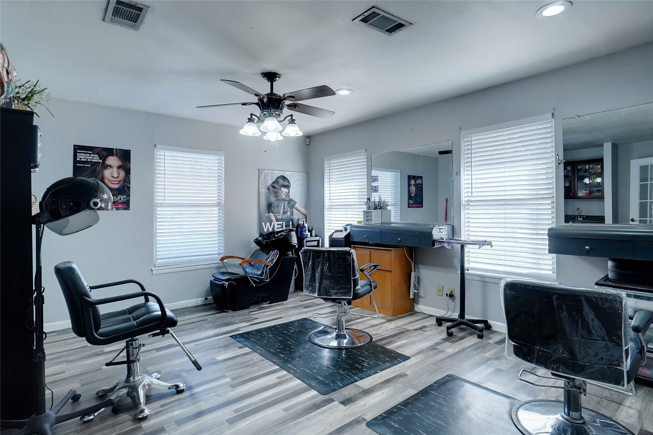 7298 Glenview Drive Richland Hills TX 76180